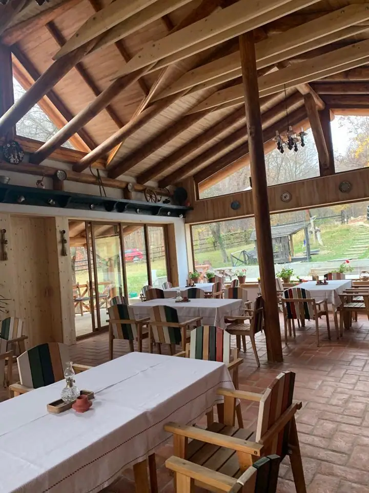 Proiect din lemn realizat de echipa DG WoodenHouse, imaginea 1