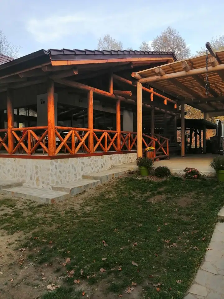 Proiect din lemn realizat de echipa DG WoodenHouse, imaginea 3