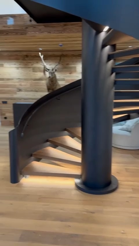 Tur video al proiectului DG WoodenHouse, secvența 10